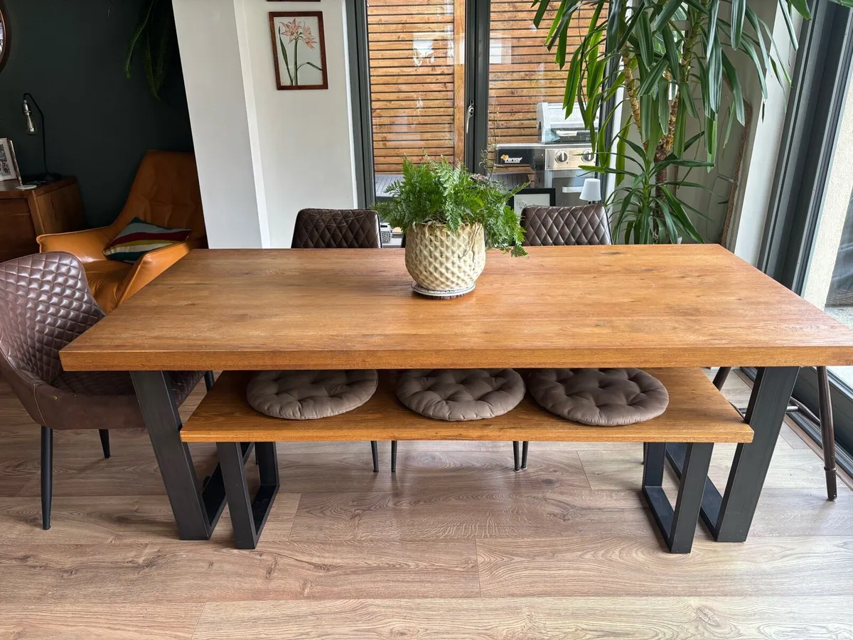 Dinning table Oak with extension lead - Image 1