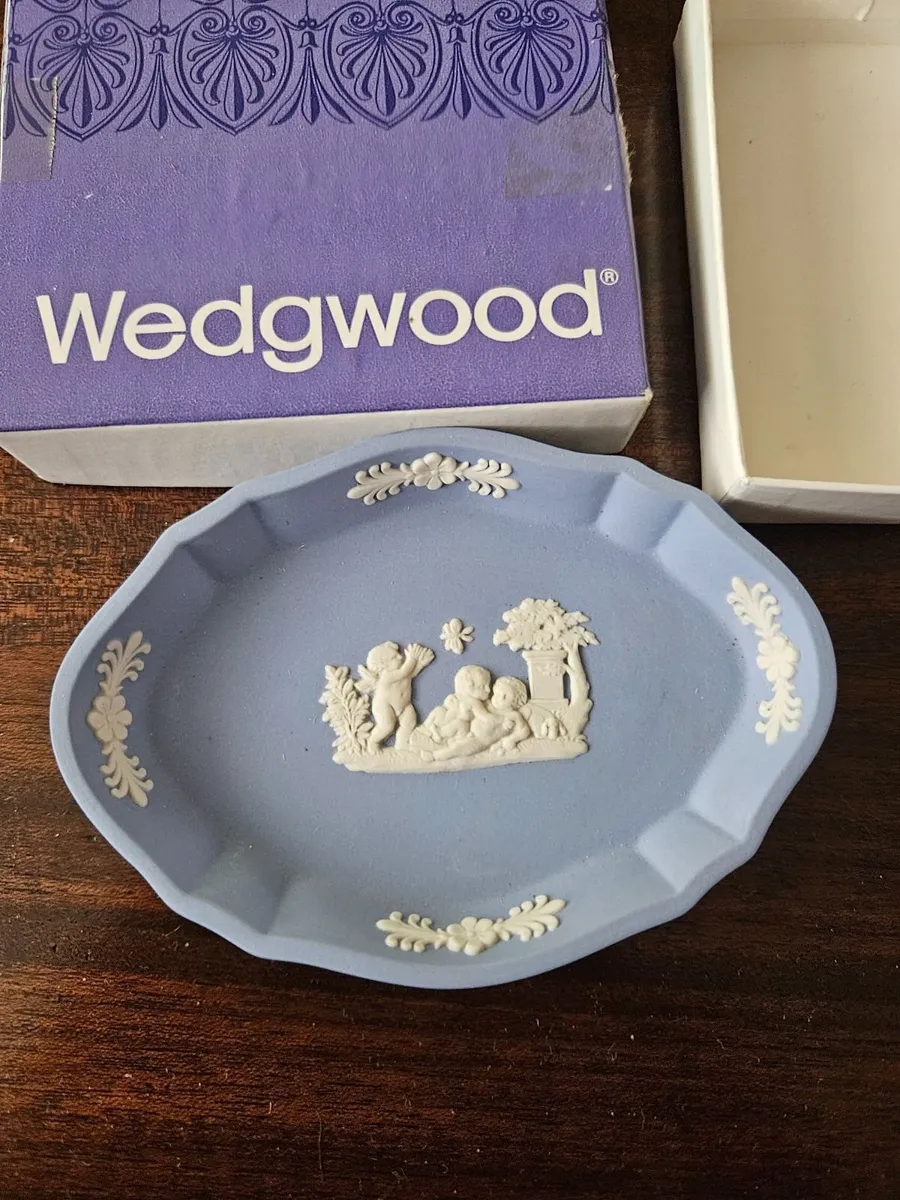 Vintage Wedgewood Jasperware Cherubs Dish - Image 2