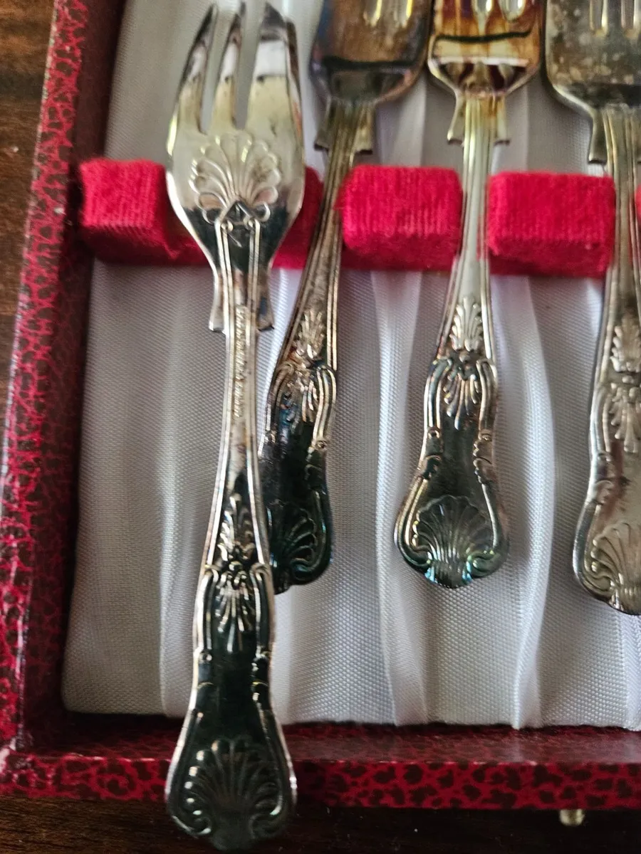 Vintage Antique Sheffield Cake Forks - Image 2