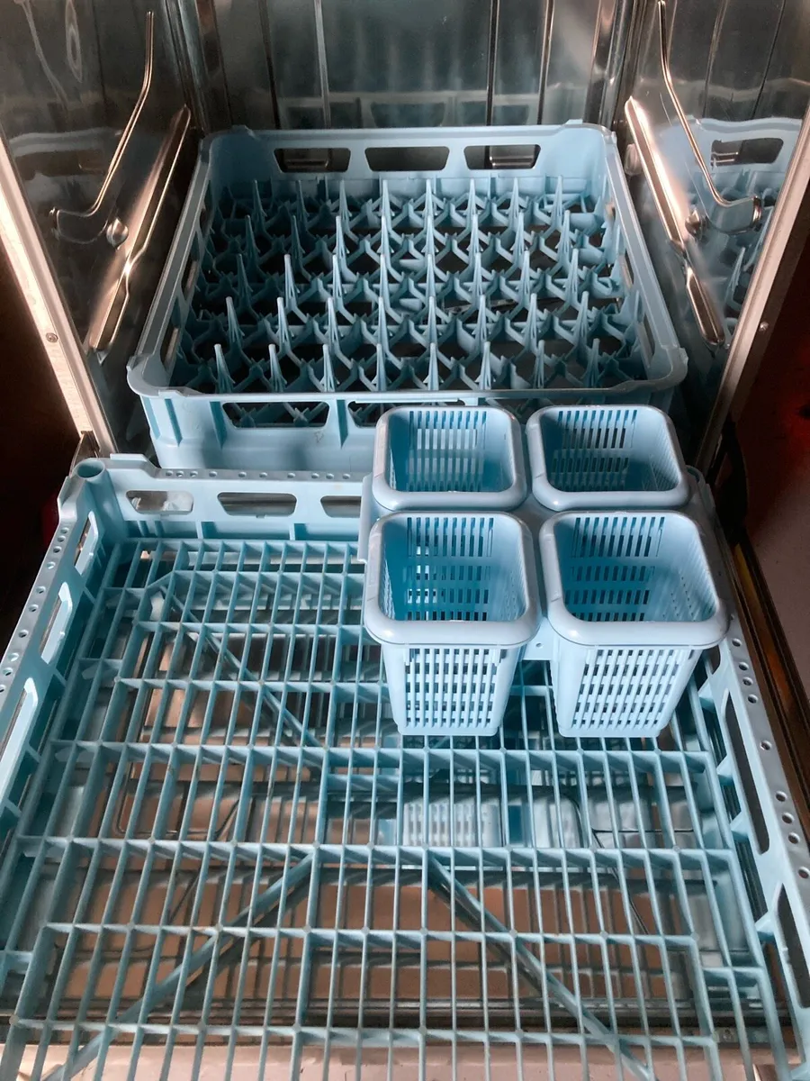 Hobart eco max plus dishwasher - Image 1