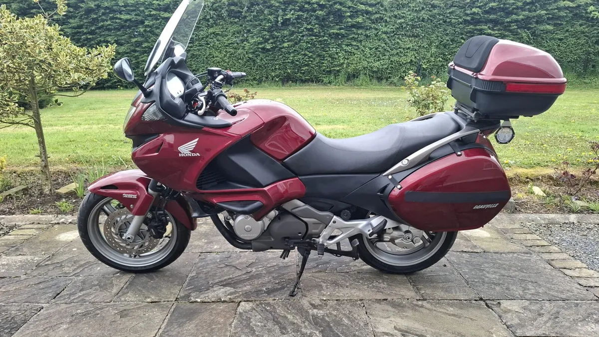 HONDA DEAUVILLE 750 - Image 1