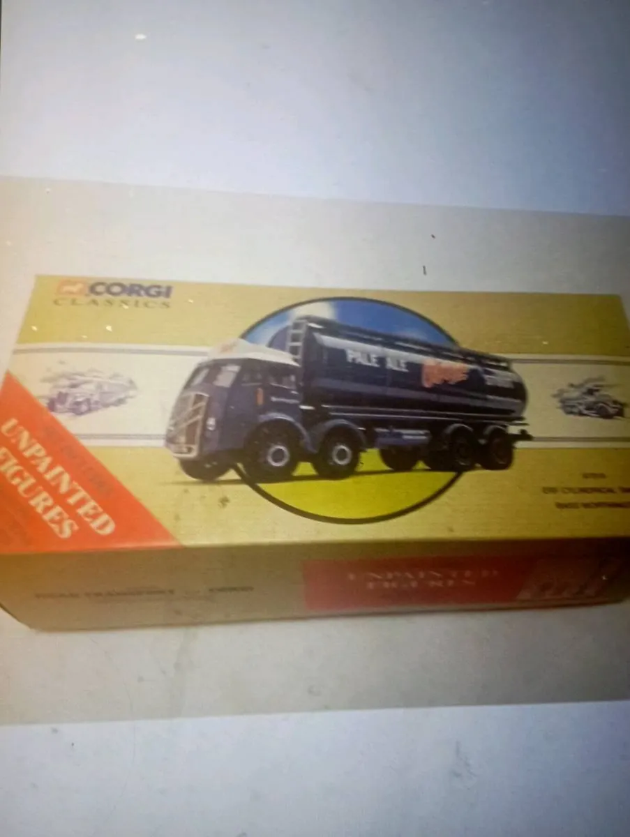 VINTAGE CLASSIC CORGI ERF DIE-CAST MODEL TARKER. - Image 1
