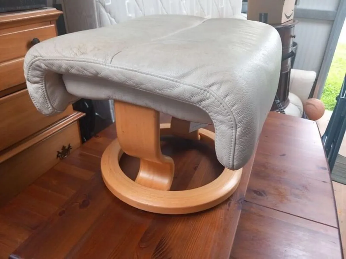 Stressless 2 Seater Recliner Sofa & Foot Stool - Image 4