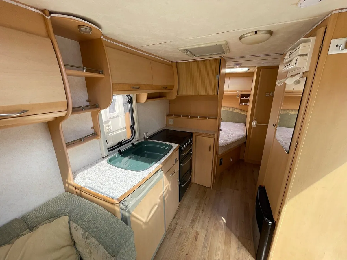 Coachman Festival Golden 530 - Image 4