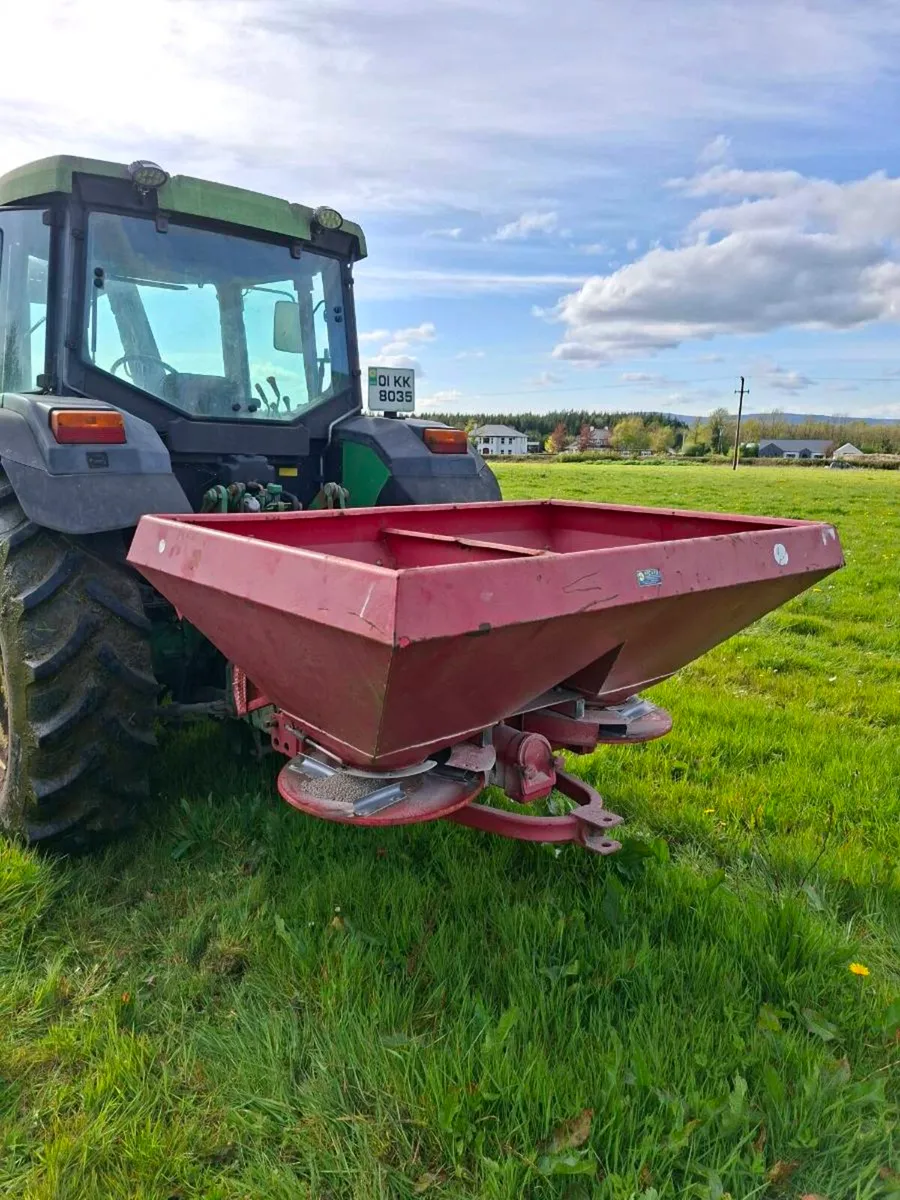 RAUCH FERTILIZER SPREADER - Image 2