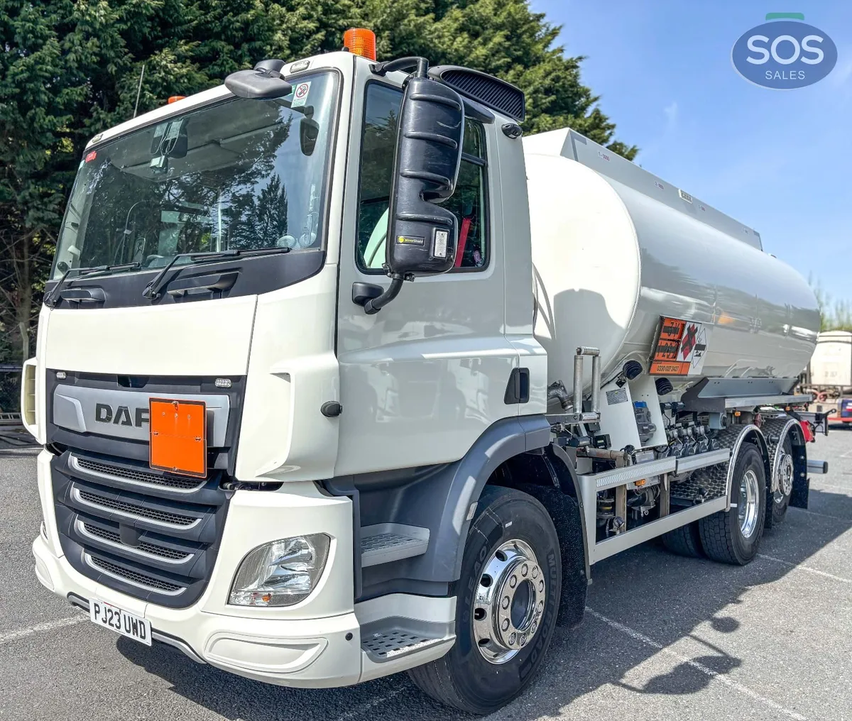 2023 DAF CF 340 FAR Rigid Tanker - Image 1