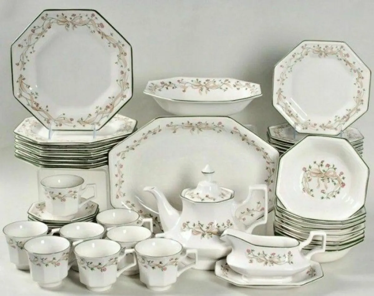 Eternal Beau dinner set