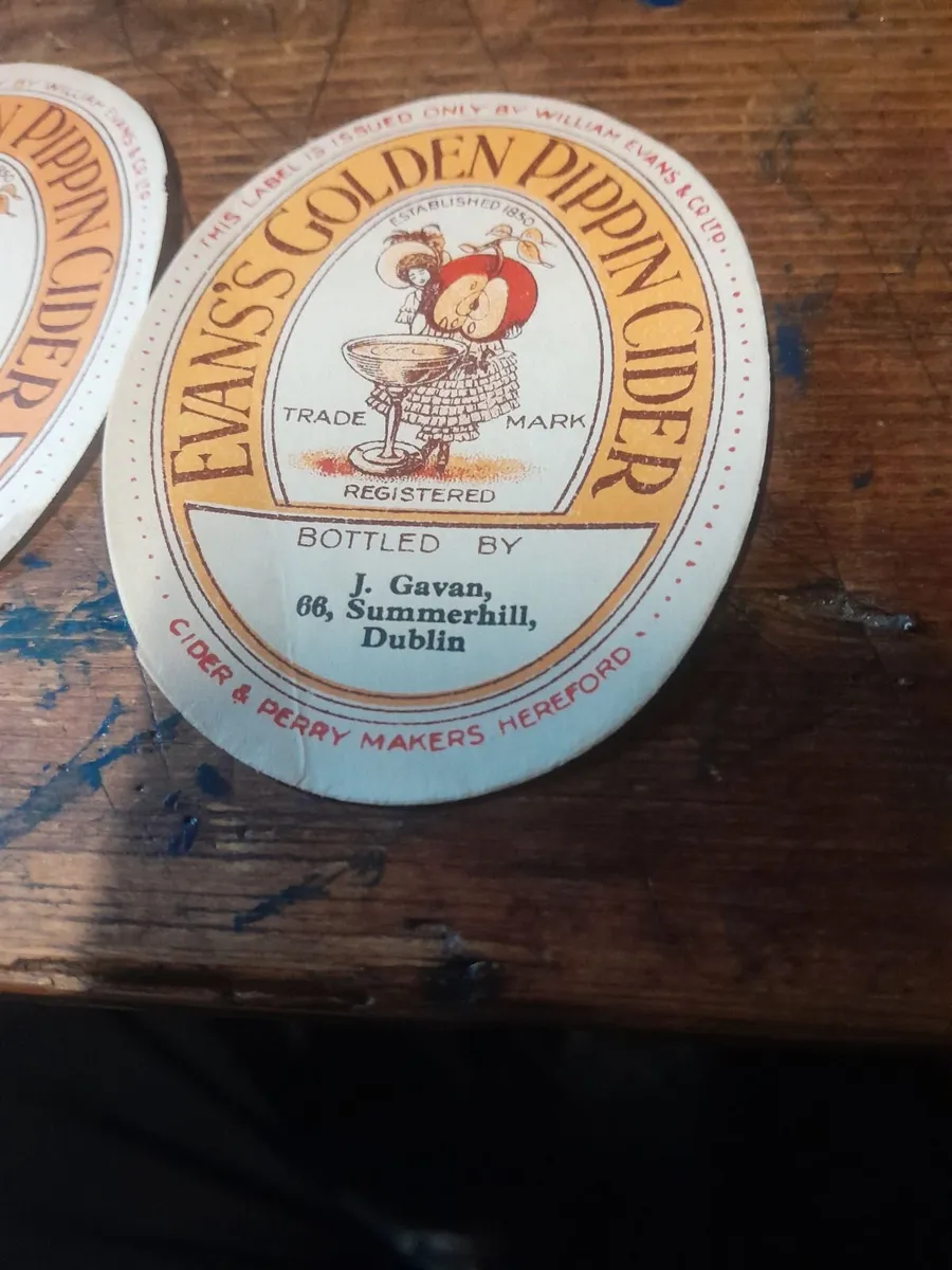 Five vintage bottle  labels - Image 3