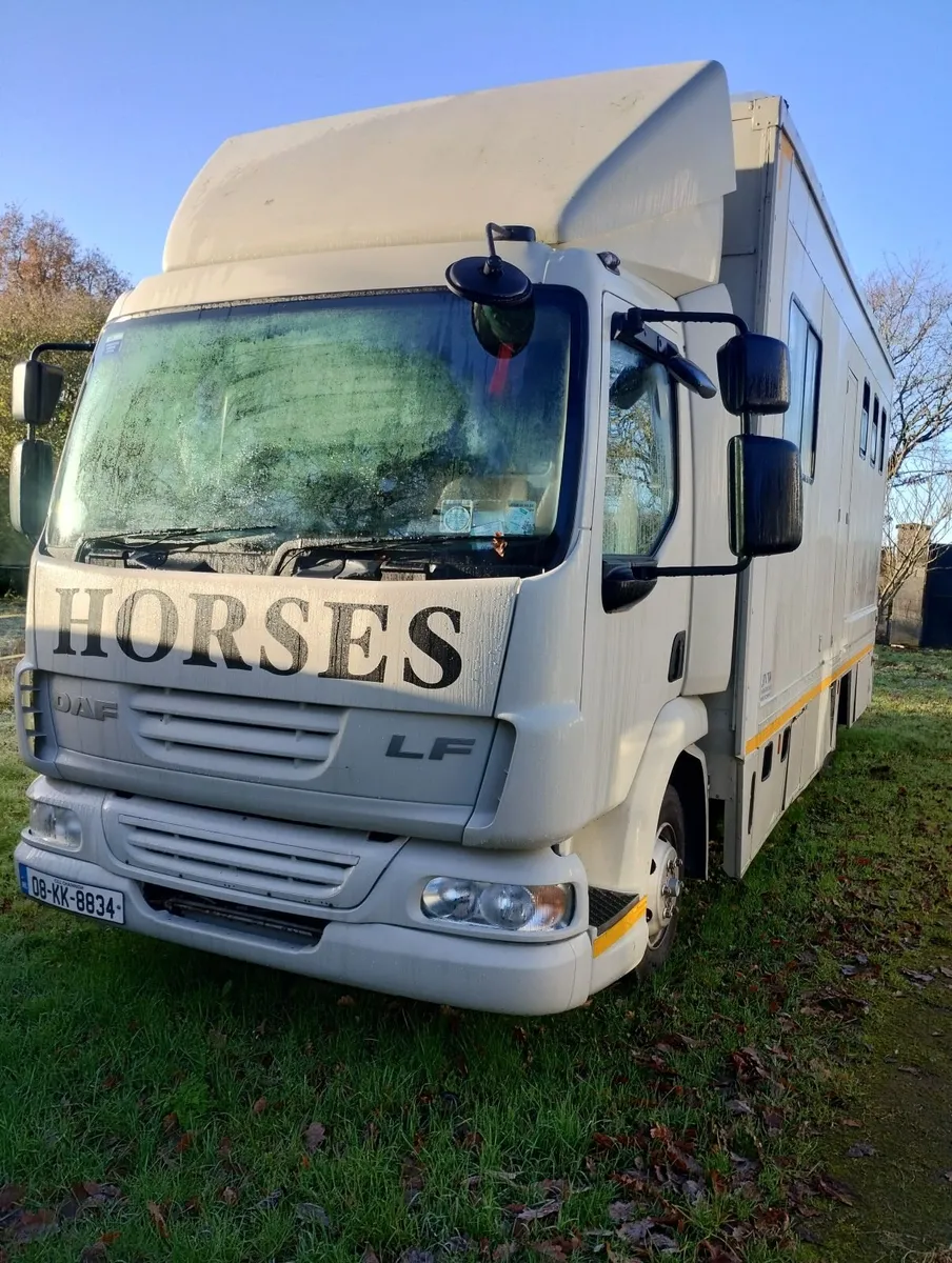 Horse lorry - Image 1