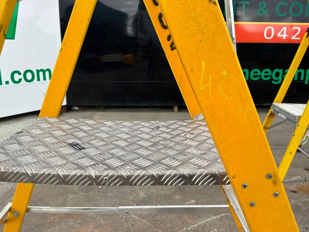 PLATFORM / PODIUM LADDER LADDERS...........1442t - Image 3