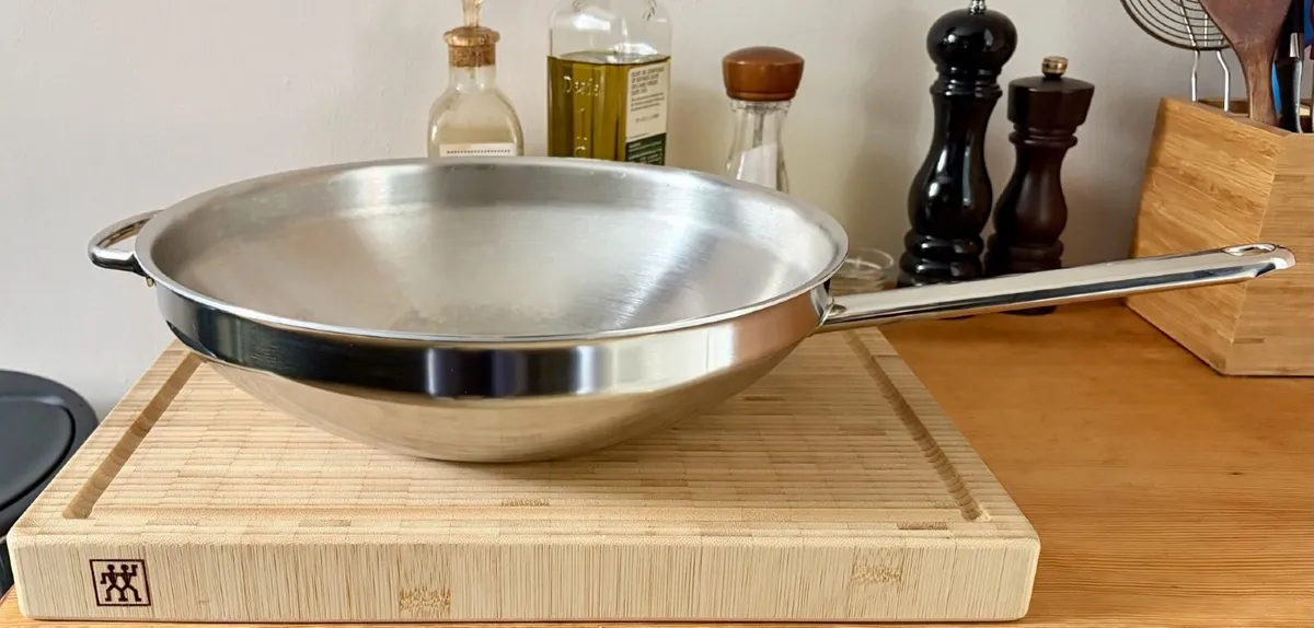 Demeyere 32cm Wok Stainless Steel flat bottom Wok - Image 3