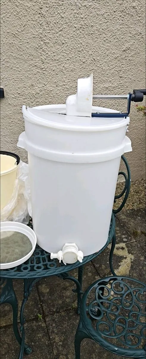 Honey Extractor - Image 4