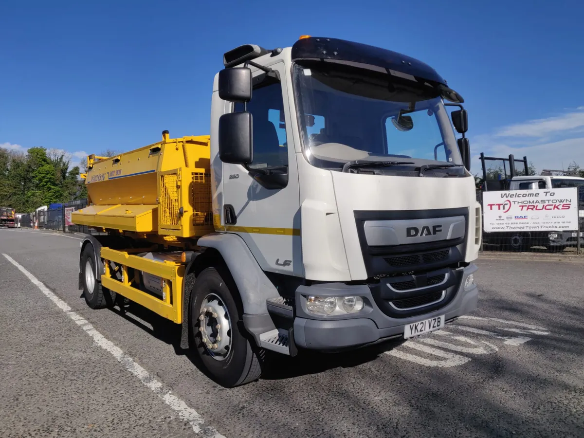 2021 DAF LF 260 18 Ton gross Econ Hotbox - Image 1