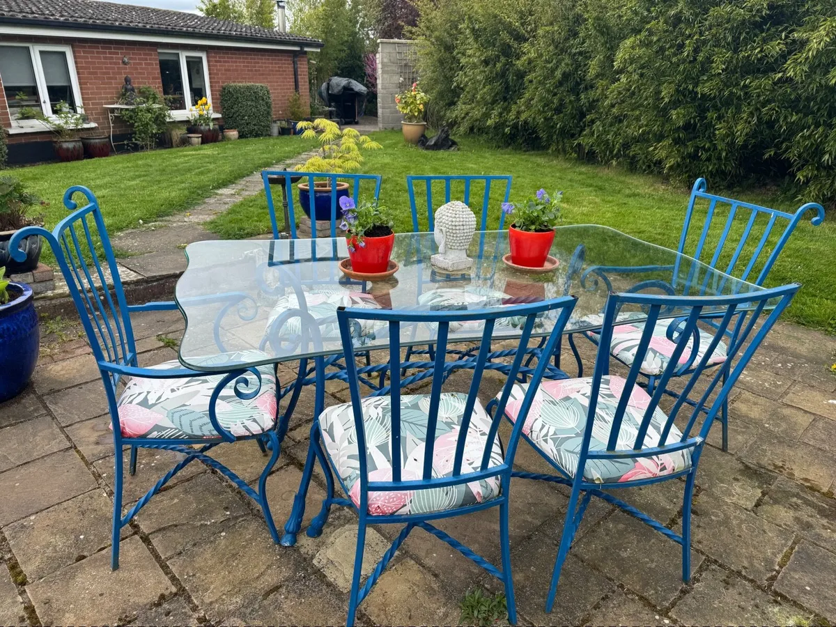 Garden furniture - Image 1