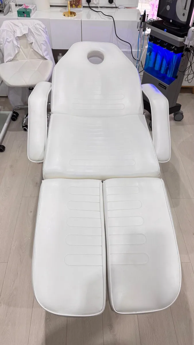 Beautician bed hydraulic - Image 2