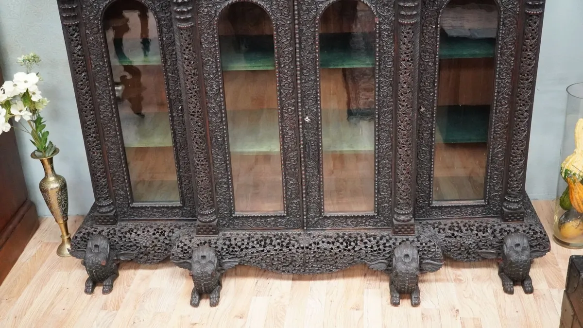 Anglo-Indian Bombay Blackwood Display Cabinet - Image 3