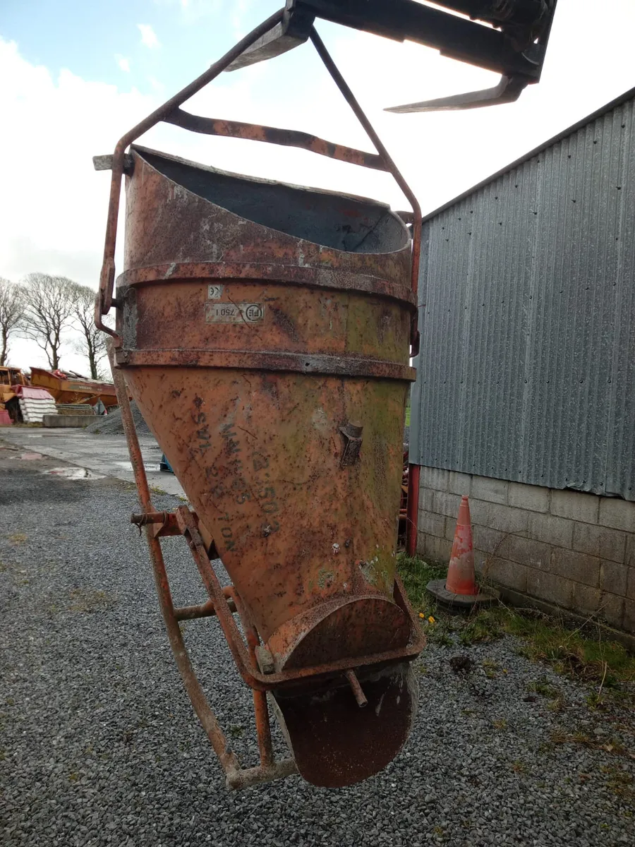 Concrete skip - Image 4