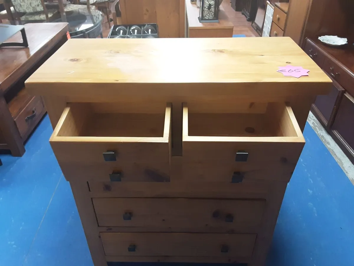 CHEST OF DRAWERS AND TWO BEDSIDE LOCKERS - Image 2