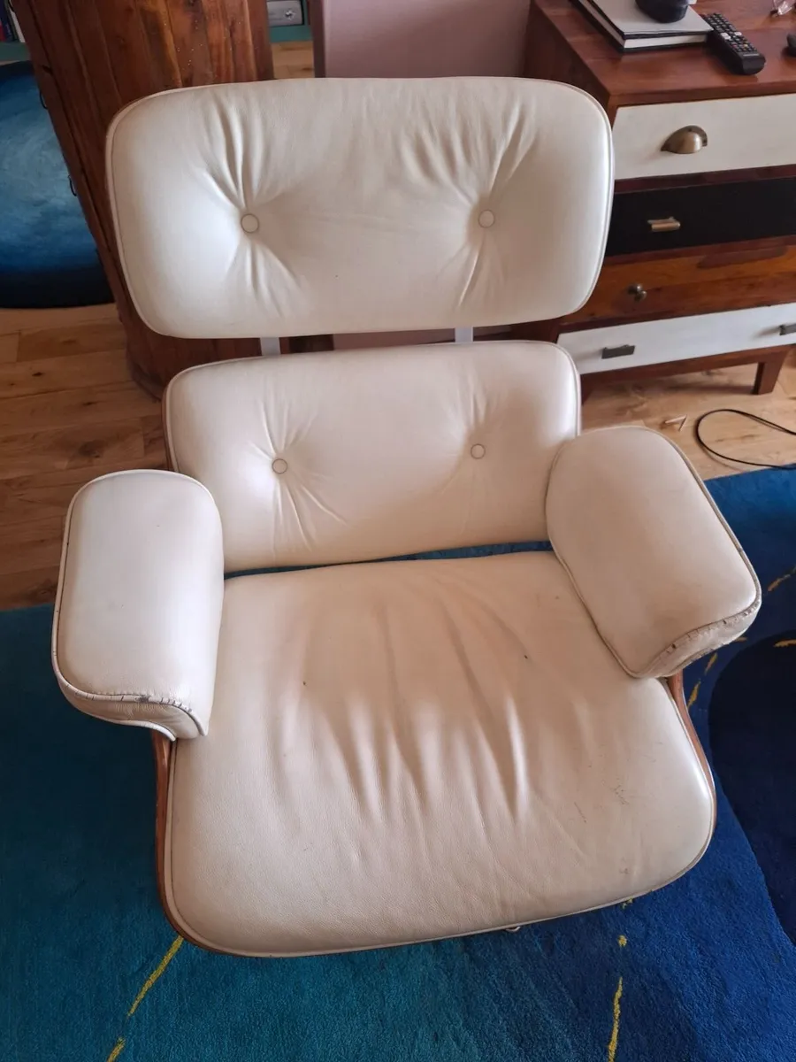 2 x Charles Eames stye armchairs with footstools - Image 1