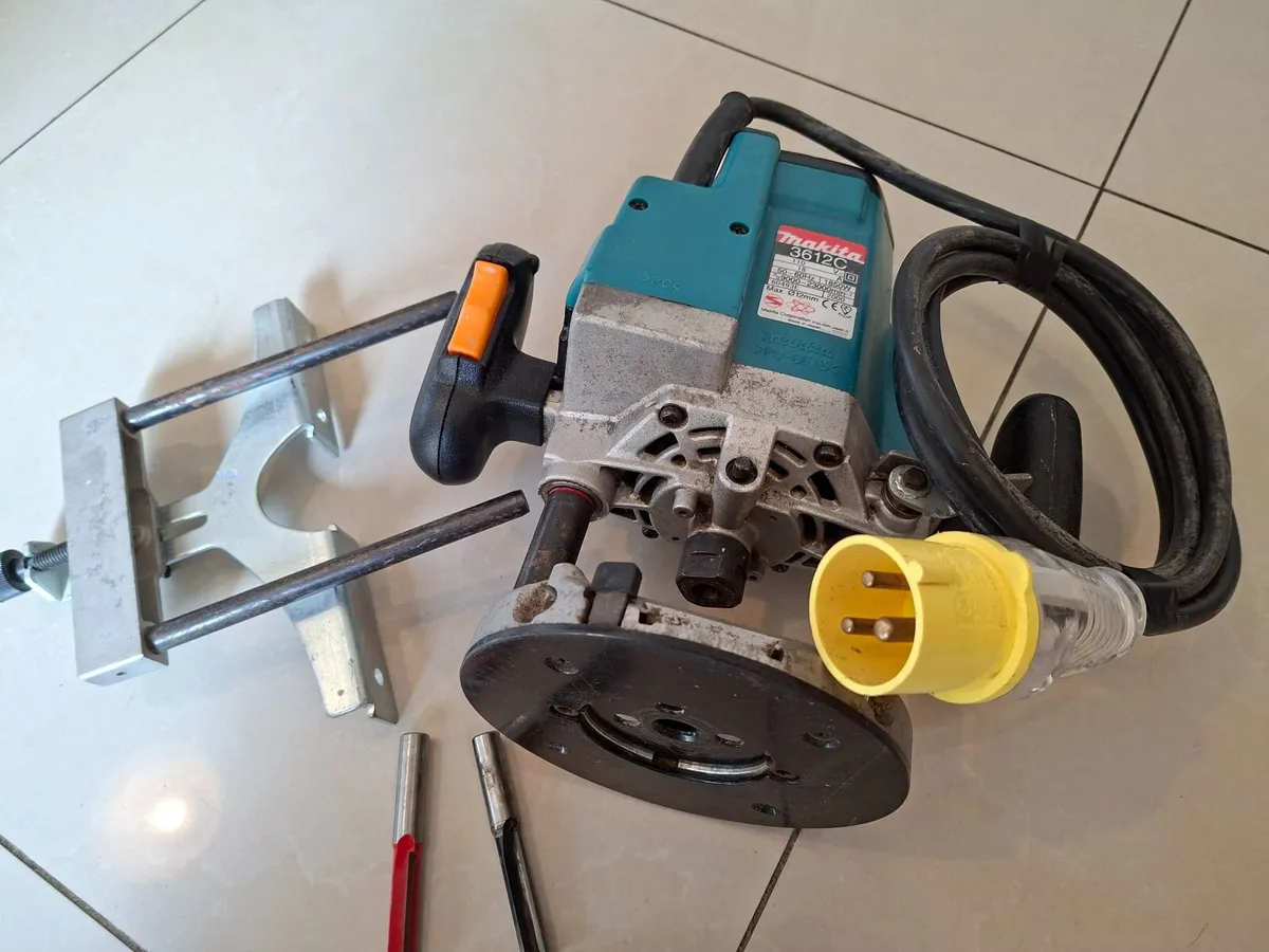 Makita 3612C Plunge Router 110v - Image 1