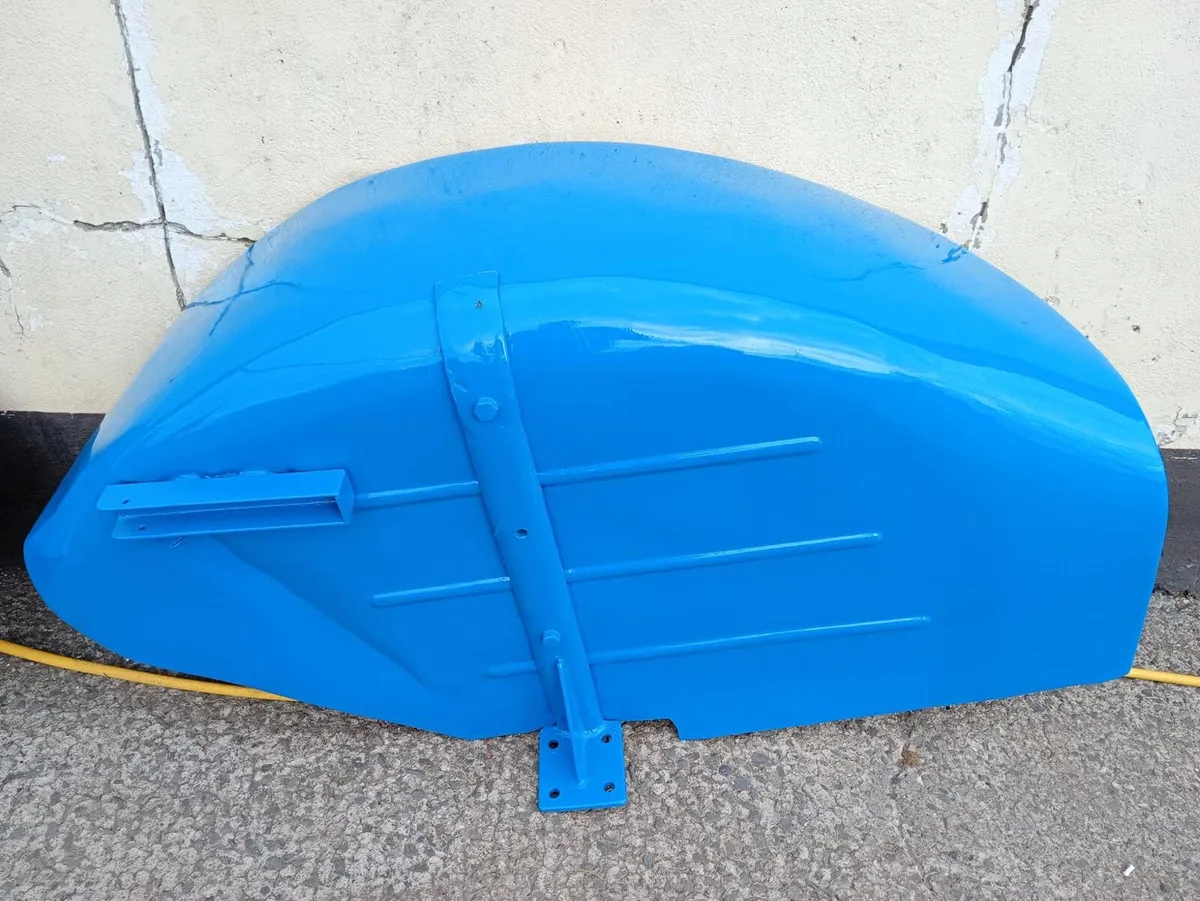Extra wide Fordson Major Mudguards - Image 4