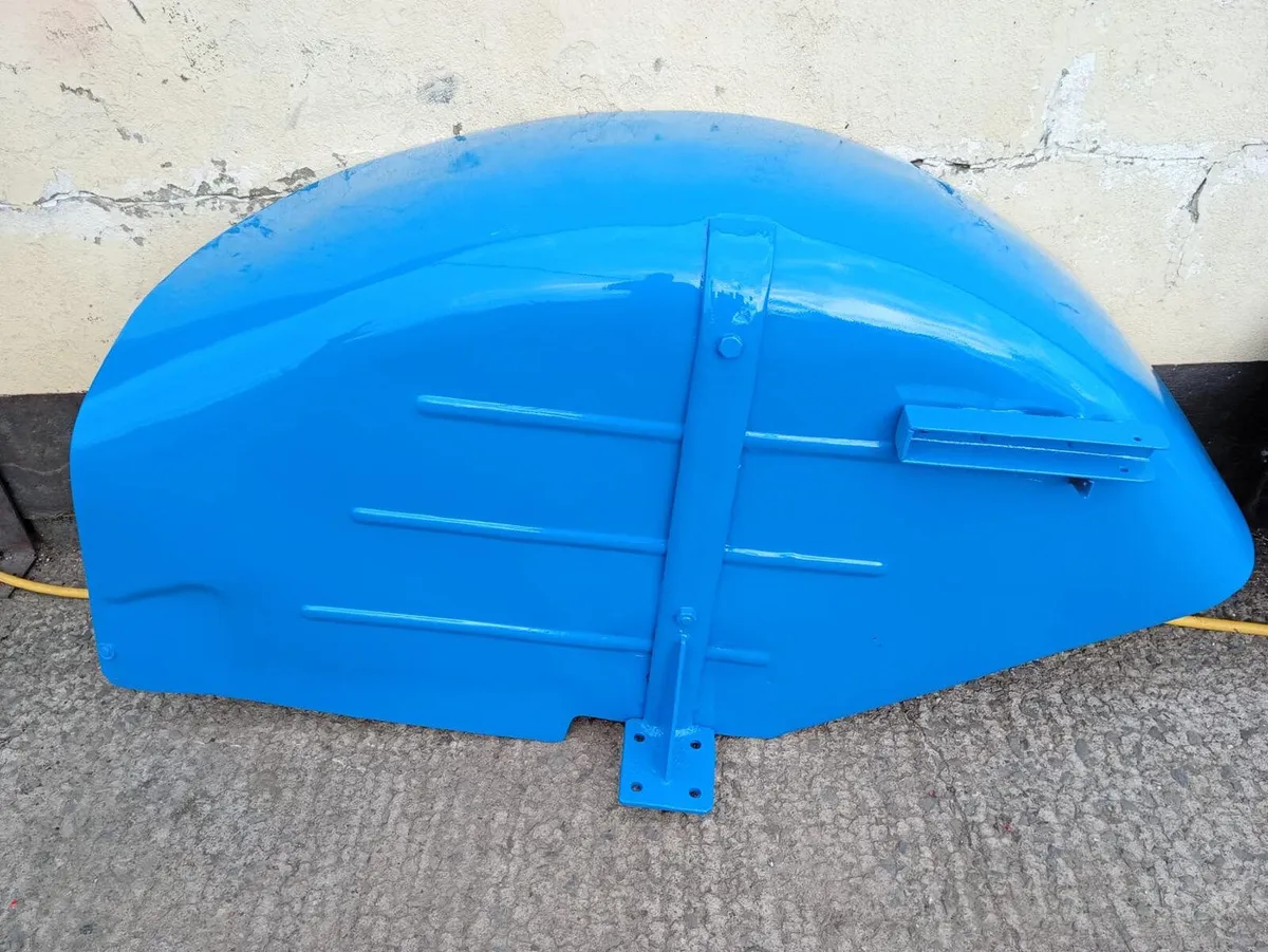 Extra wide Fordson Major Mudguards - Image 3