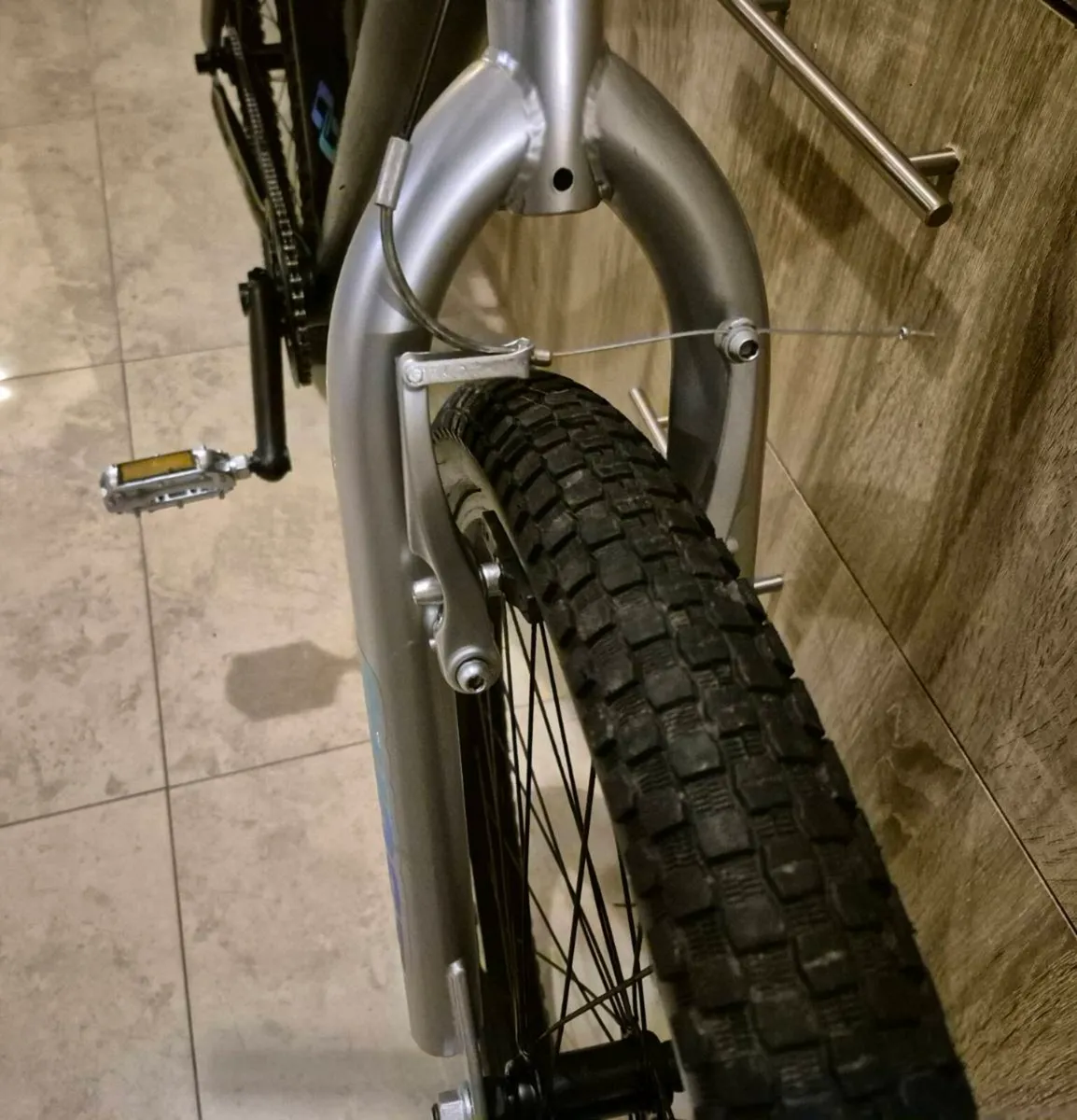 CUSTOM-MADE BIG BMX BIKE EVERYTHING DONE ON IT CON - Image 3