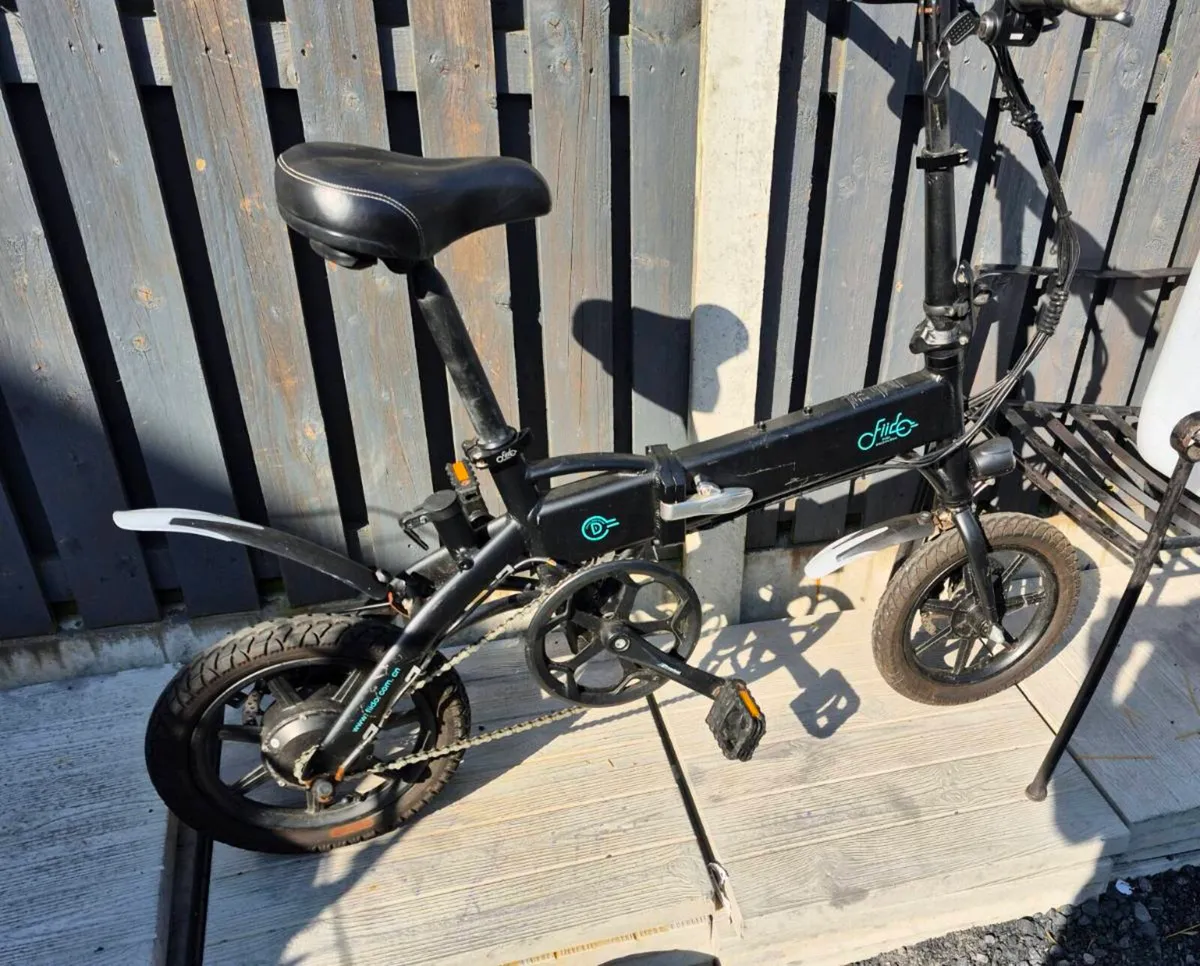 FIIDO D1 MINI FOLDING ELECTRIC BIKE SWITCHES ON PE - Image 4