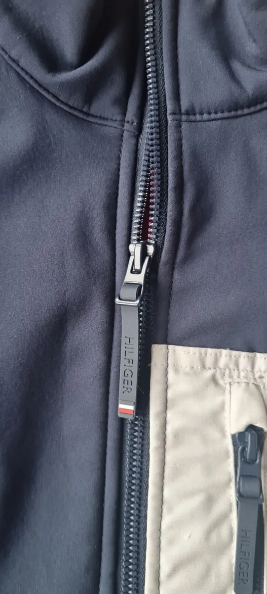 BNWT mens original Tommy Hilfiger jacket size medi - Image 4