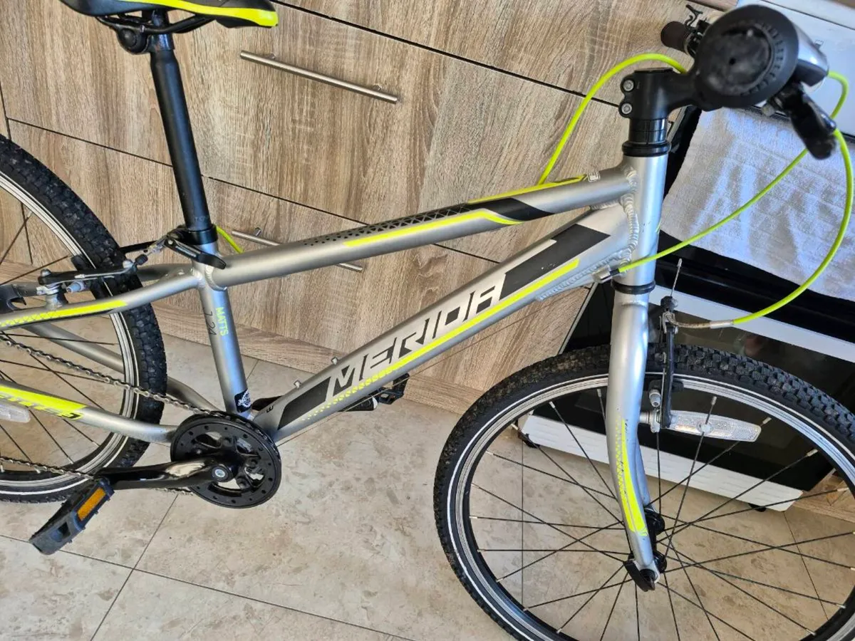 MERIDA KIDS 8 SPEED MOUNTAIN BIKE 
SUIT 12 YEARS/1 - Image 3