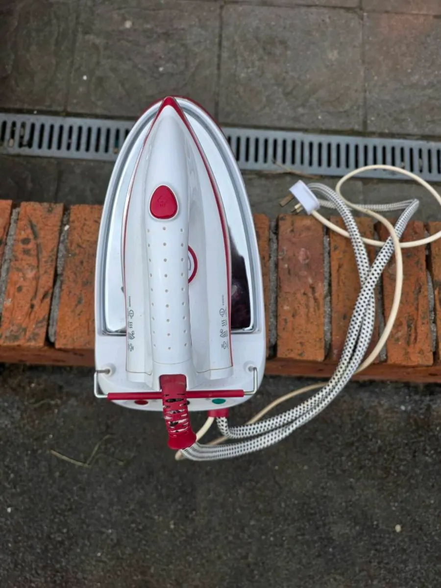 Steam Iron - Image 1