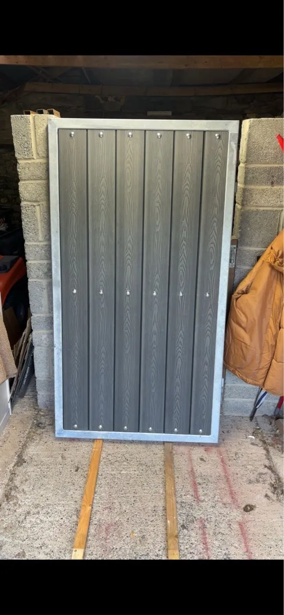 Aluminium and Composite Gate and fence - Image 3