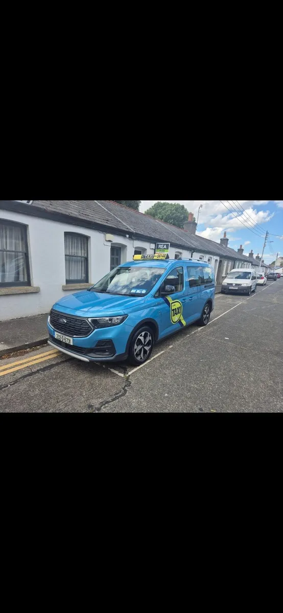 6 SEATER FOR RENT - Image 1