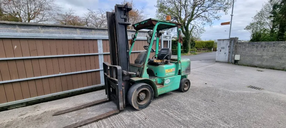 Mitsubishi 3 tonne forklift - Image 1