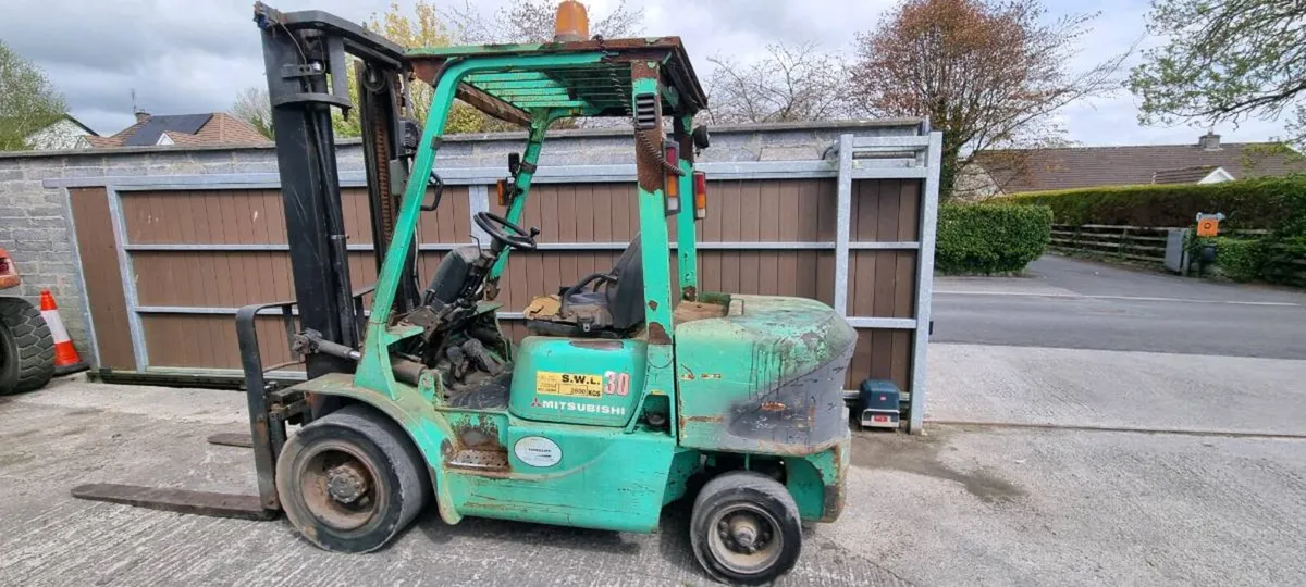 Mitsubishi 3 tonne forklift - Image 4