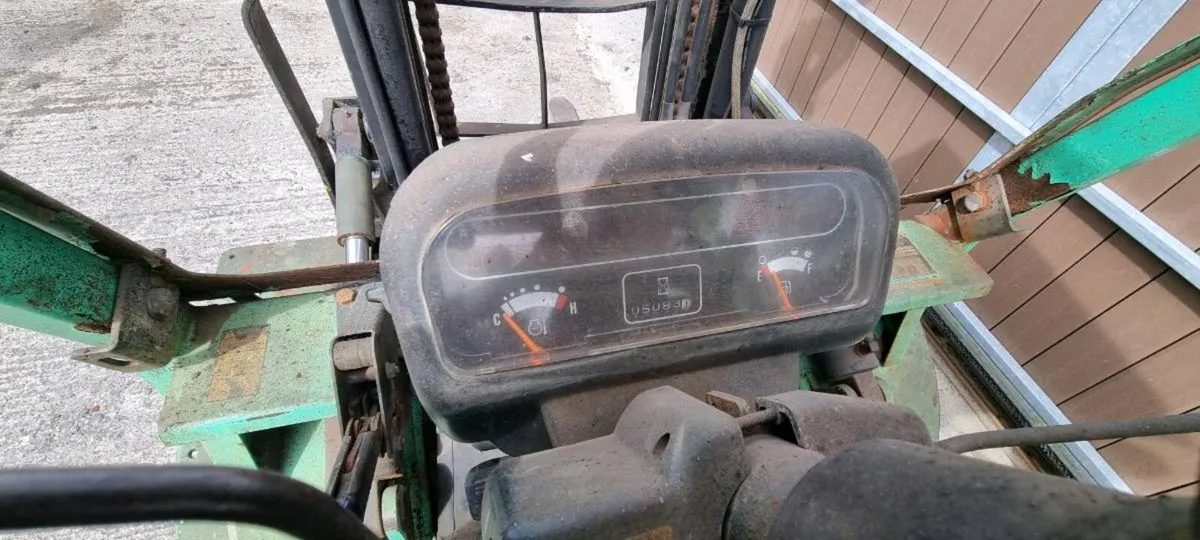 Mitsubishi 3 tonne forklift - Image 3