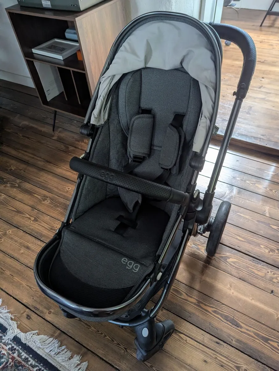 Egg 2 Travel System - Image 1