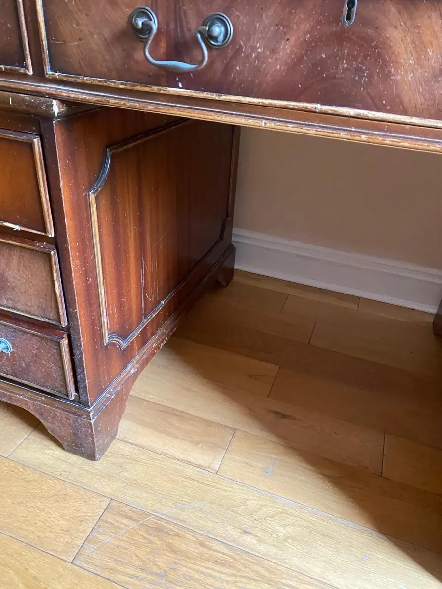 Victorian English style desk - Image 2