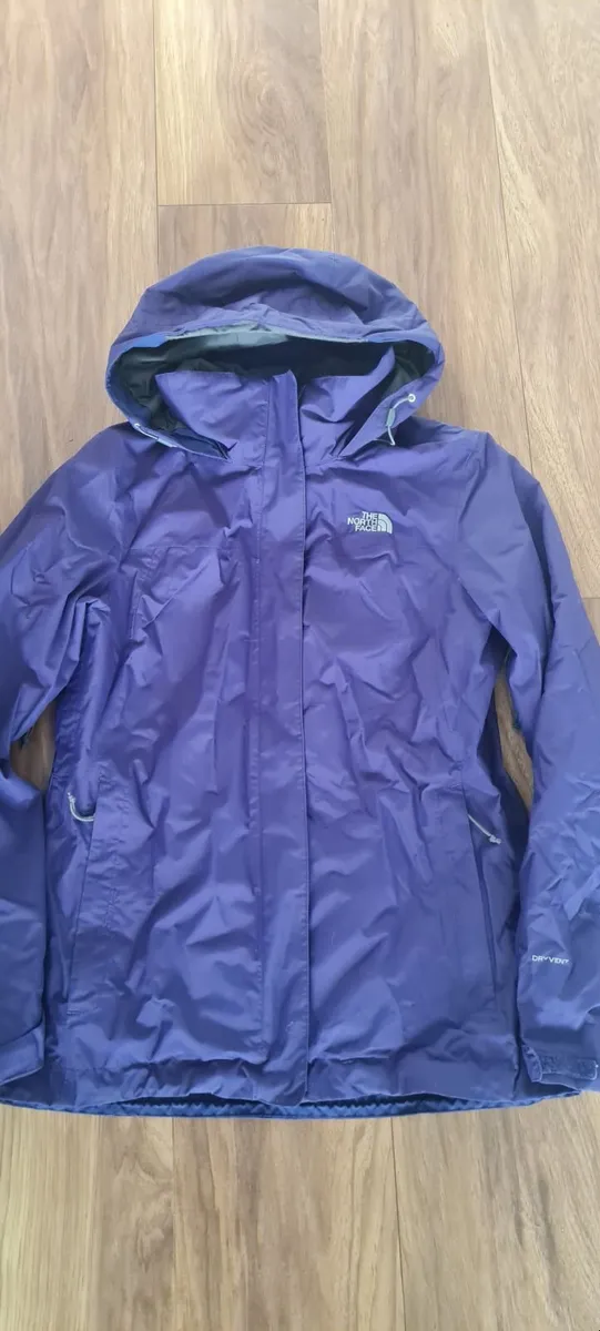 Ladies The North Face rain coat/fleece size medium - Image 1