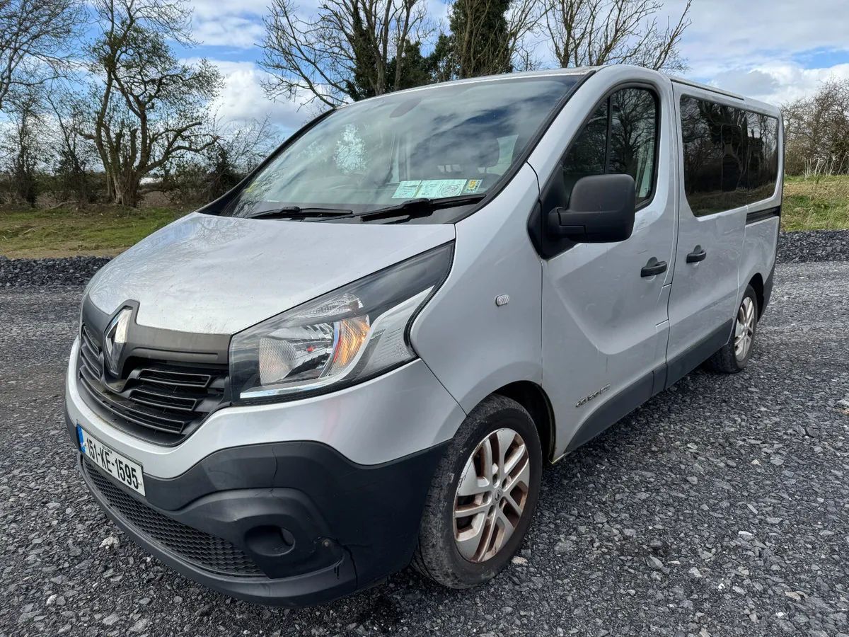 UNRESERVED 2015 RENAULT TRAFIC 9 SEATER FOR AUCT - Image 1
