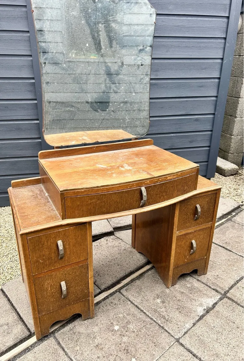 Dressing table - Image 1