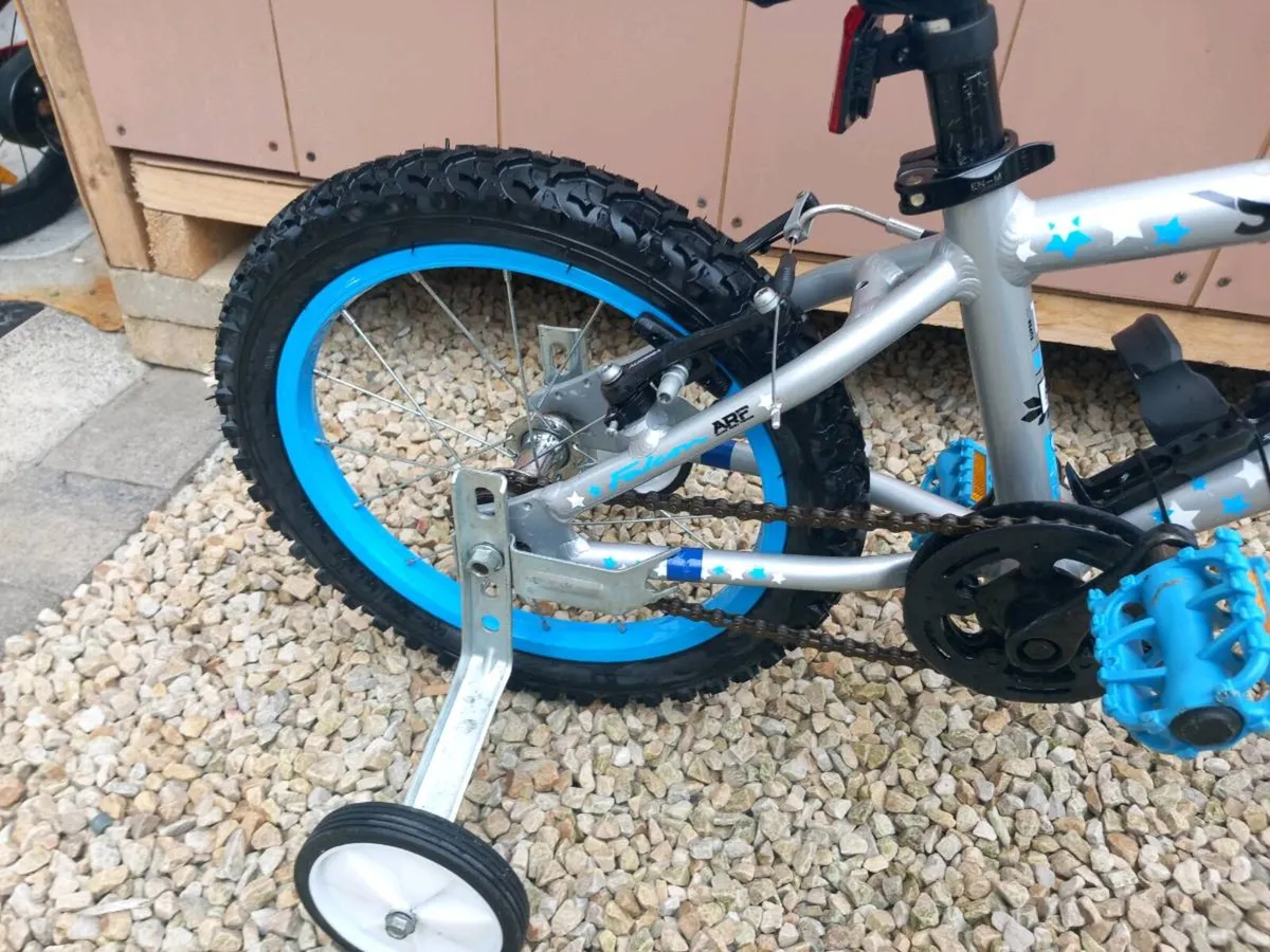 Kids bike size 16 inch wheels. - Image 3