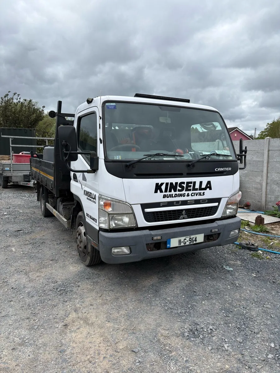 Mitsubishi fuso tipper 7.5 ton - Image 1