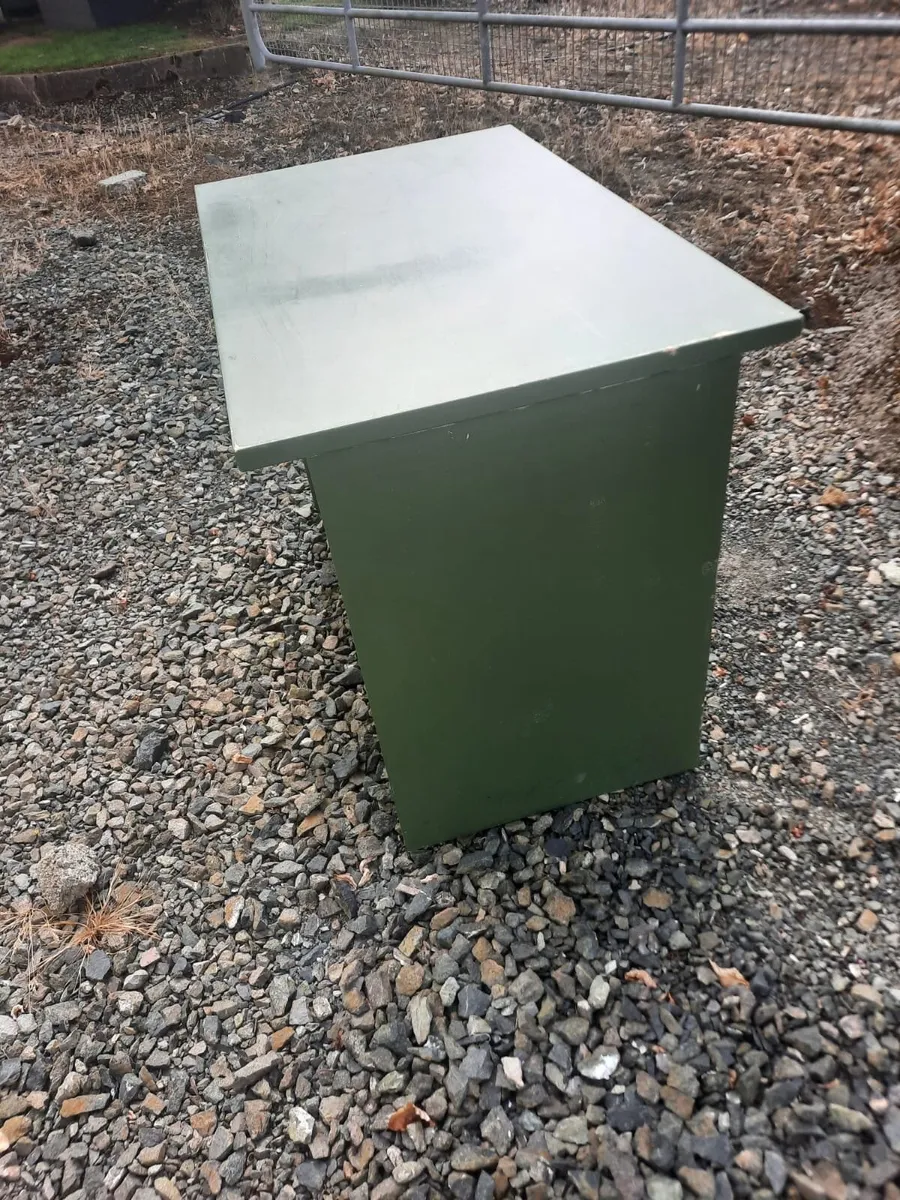 Office desk - Image 3