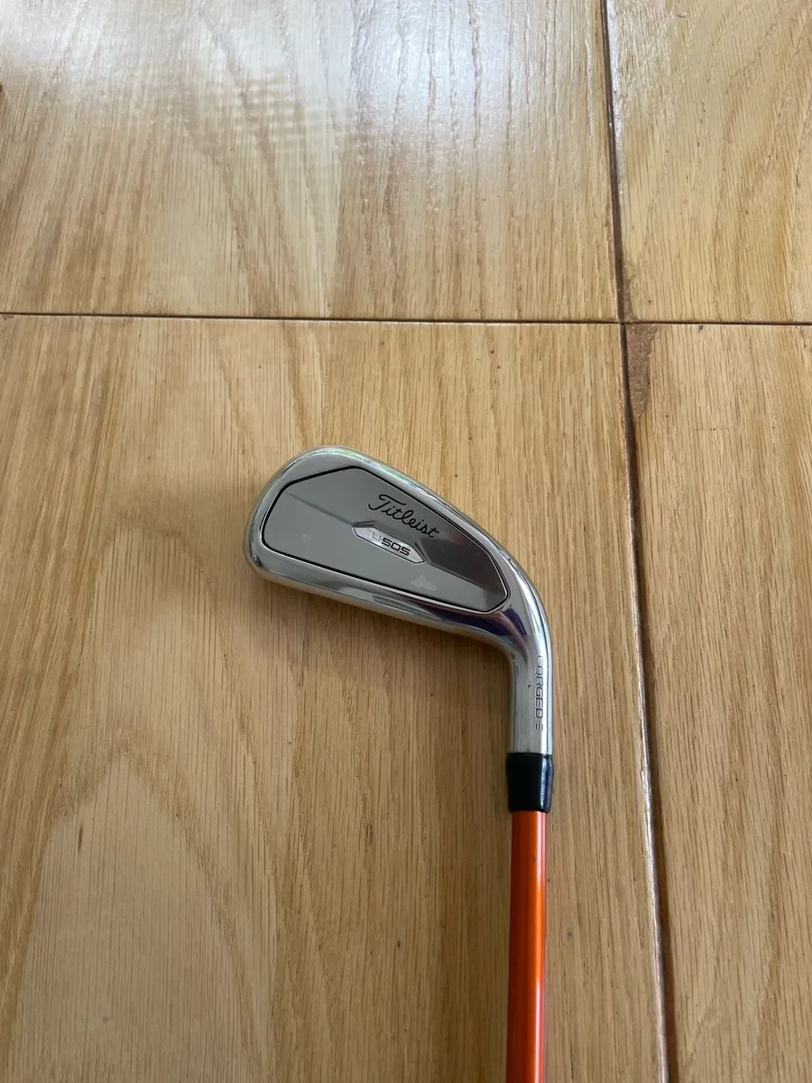Titleist u505 2 iron tour ad shaft - Image 1