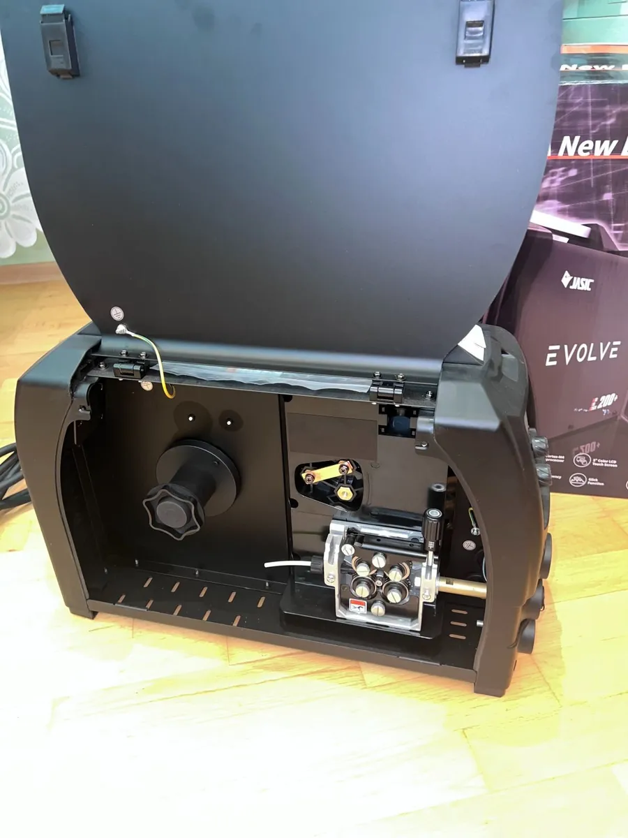 Jasic Evolve 200+ Pulse Aluminum Welder - Image 2