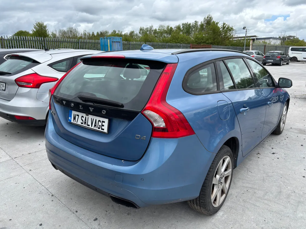 14 Volvo V60 2.0 Diesel Manual 280km Starts - Image 3