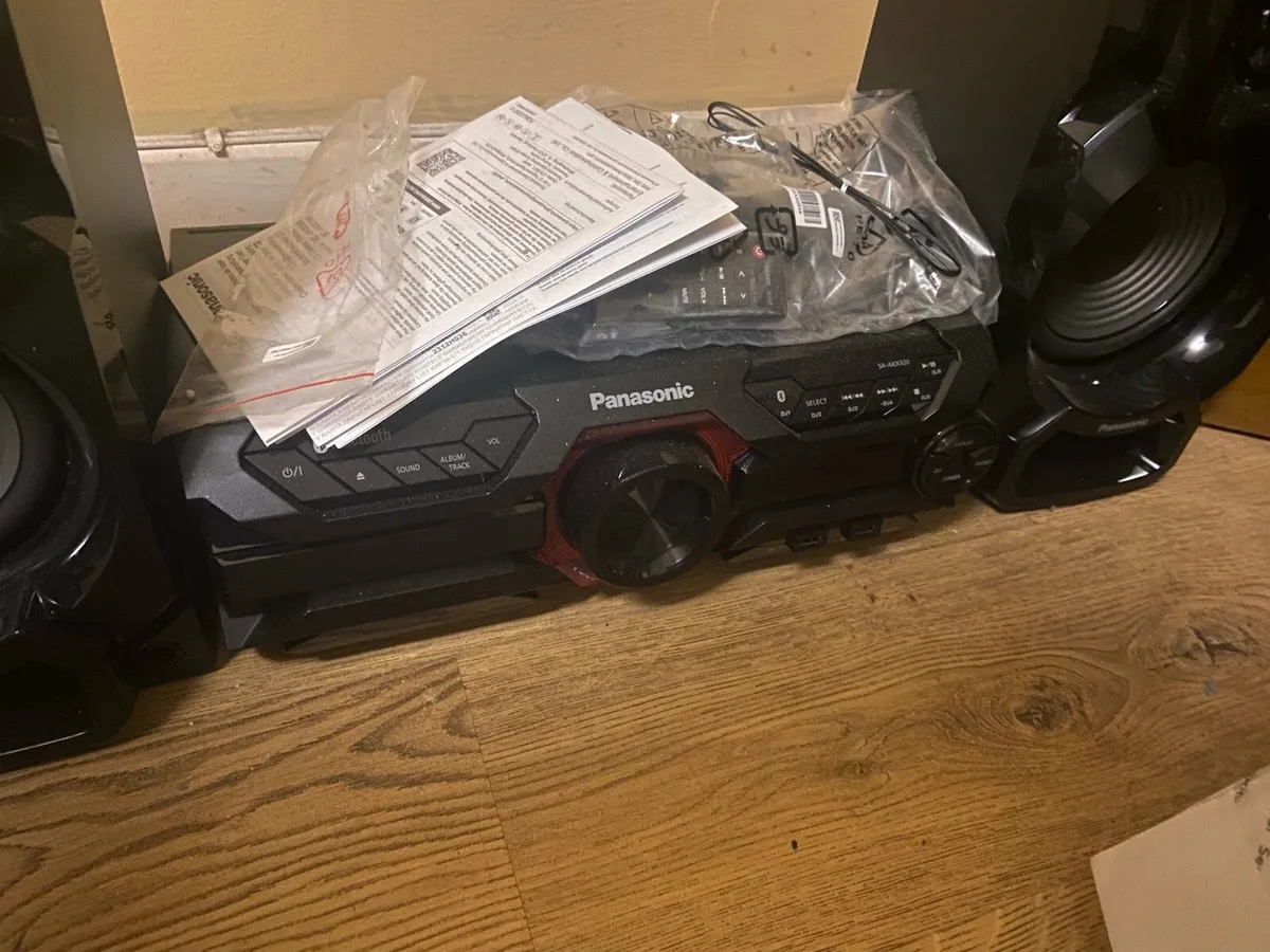 Panasonic home stereo - Image 1