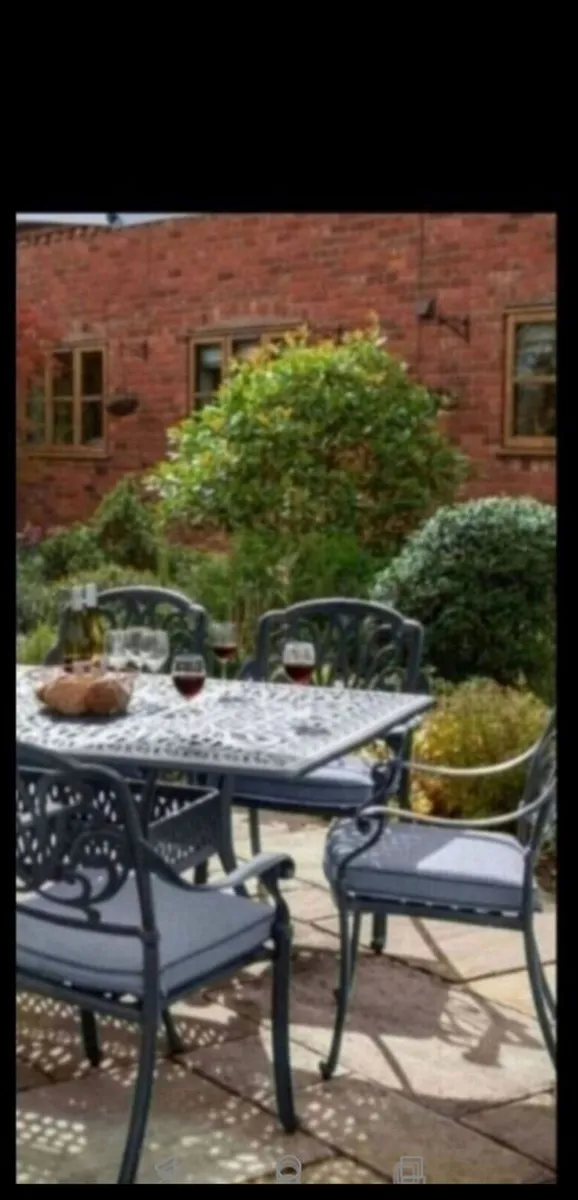 *CLEARANCE** Brand New Hartman Cast Alum 8 Seater - Image 2