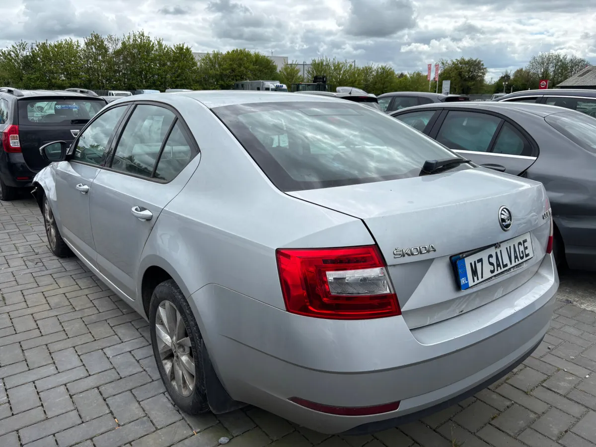 18 Octavia 1.6 TDi Starting 280km - Image 4